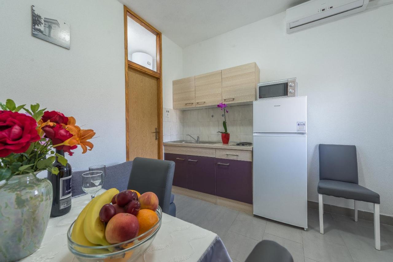 Apartmani Mlinar9 #2 Горни Карин Екстериор снимка