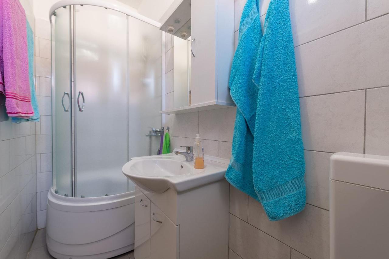 Apartmani Mlinar9 #2 Горни Карин Екстериор снимка