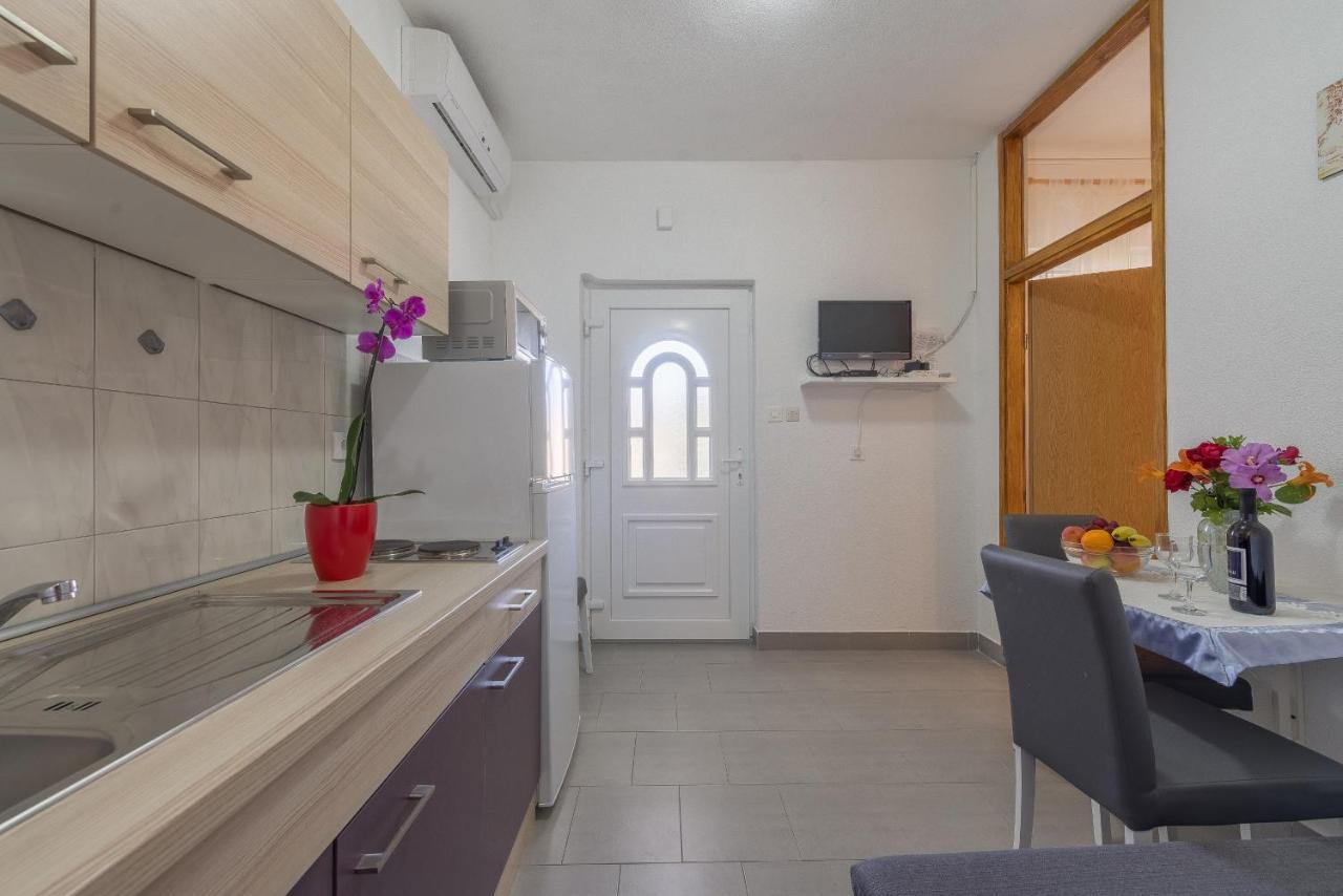 Apartmani Mlinar9 #2 Горни Карин Екстериор снимка