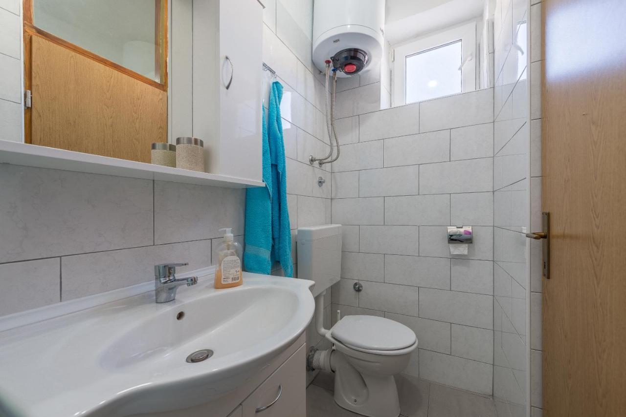 Apartmani Mlinar9 #2 Горни Карин Екстериор снимка